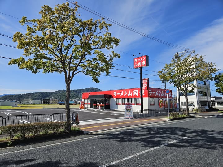 山岡家　岩出店